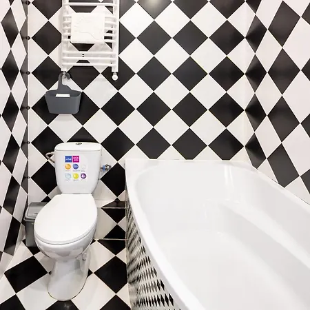 Apartamento Bv Black And White