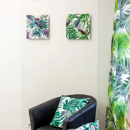 Apartamento Bv Black And White