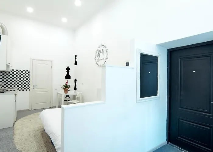 Bv Black And White Leópolis