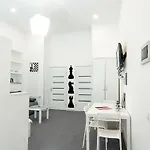 Bv Black And White Apartment *
