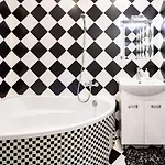 Bv Black And White Apartment *