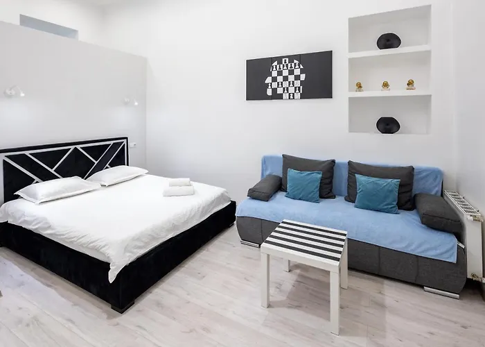 Apartman Bv Black And White *